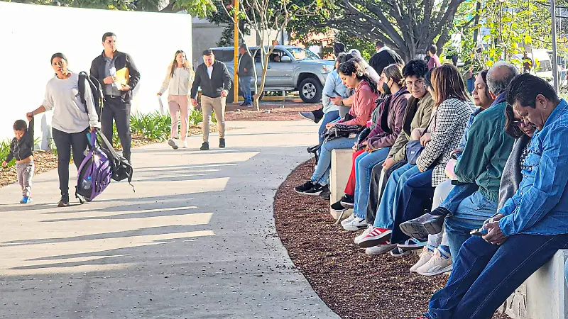 Tapatíos en el Consulado Americano de la colonia Monraz 3